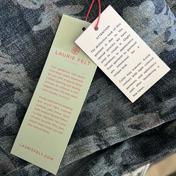 Beautiful pattern, NWT jeans - Picture 4 of 4